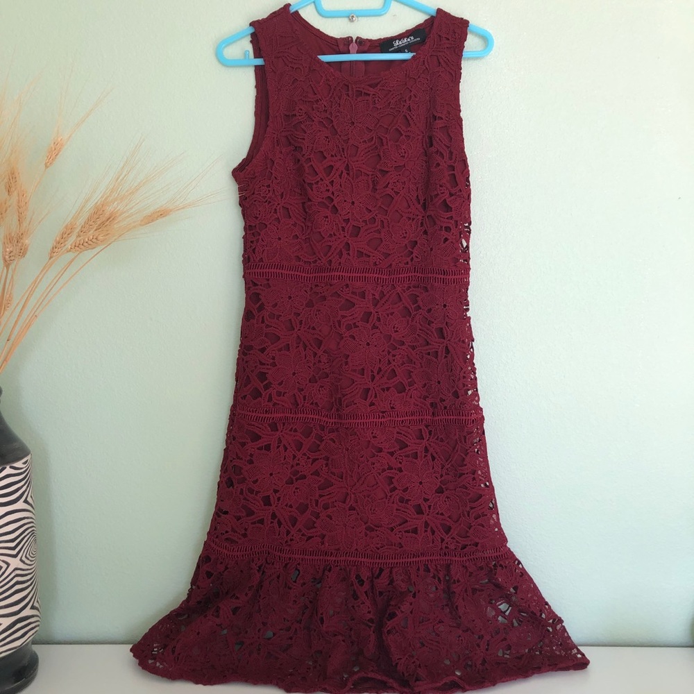 Lulu’s burgundy lace flare midi dress